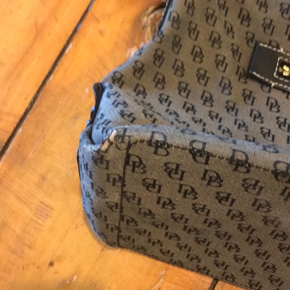 Dooney and Bourke pocketbook - Picture 6 of 6